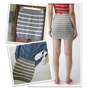 🌟FREE with purchase🌟 Vintage Gray Striped Sweater Knit Mini Skirt - Size XS